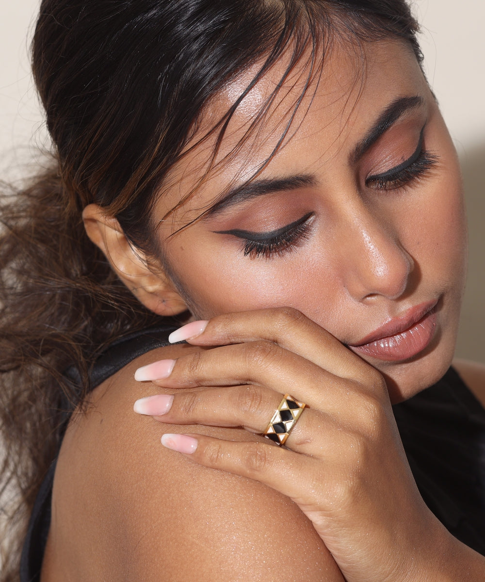 Ananya Pandey Seen Wearing MNSH Ray Hexa Black Ring
