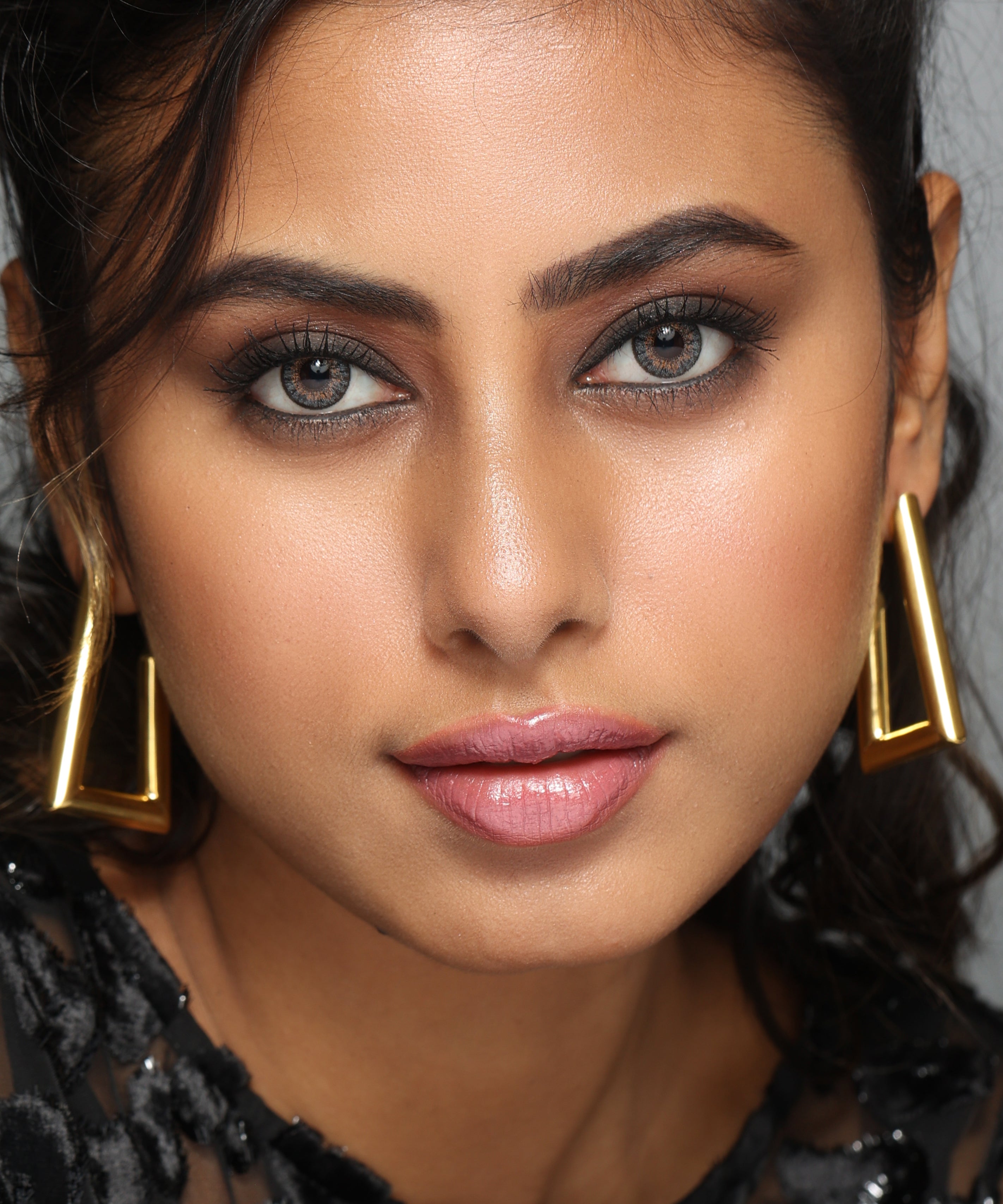 Gold Oro Triangle Hoops