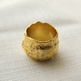 Sania Mirza wearing MNSH Glint Textured wave ring