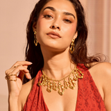 Fluid Curve Necklace