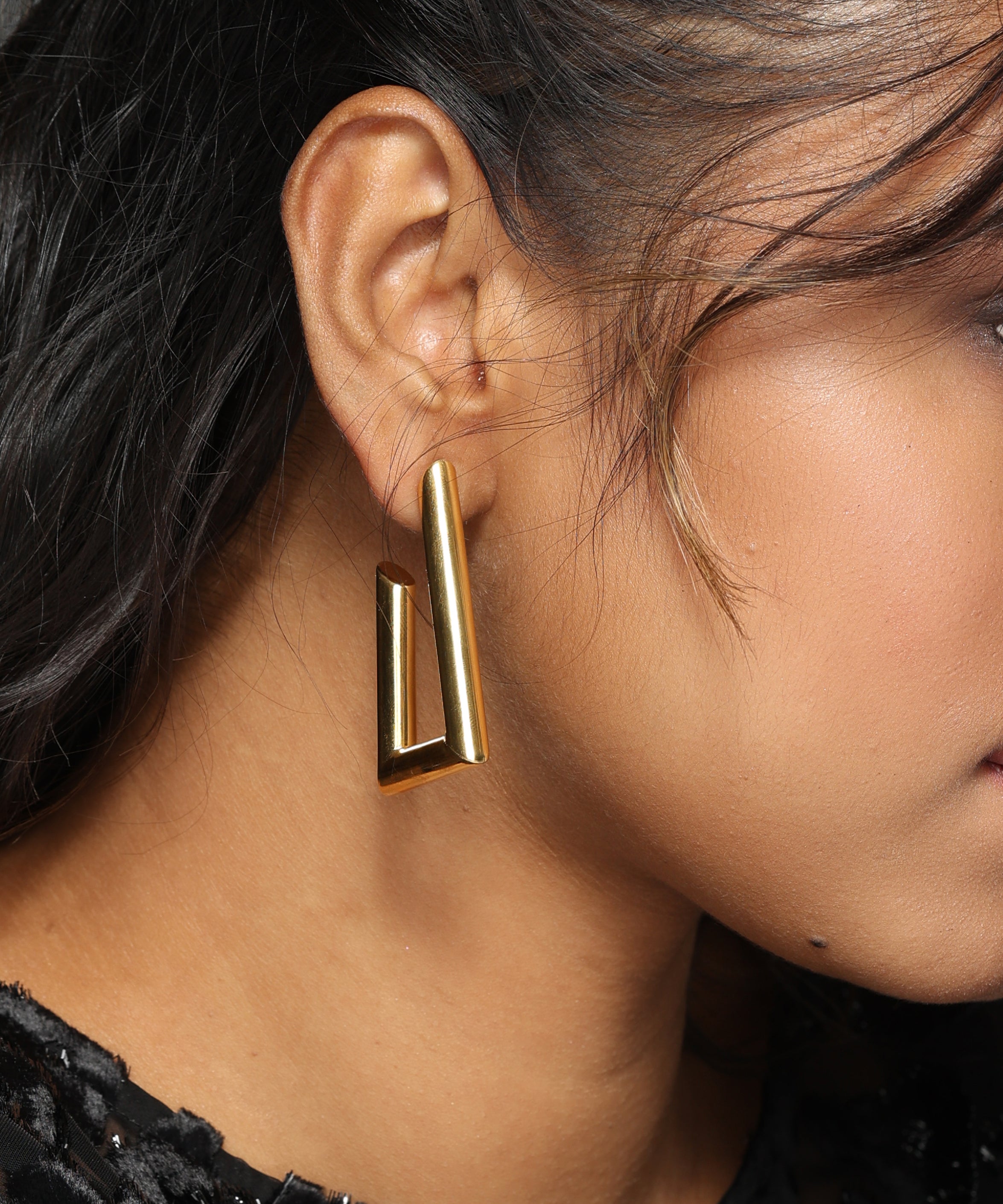 Gold Oro Triangle Hoops